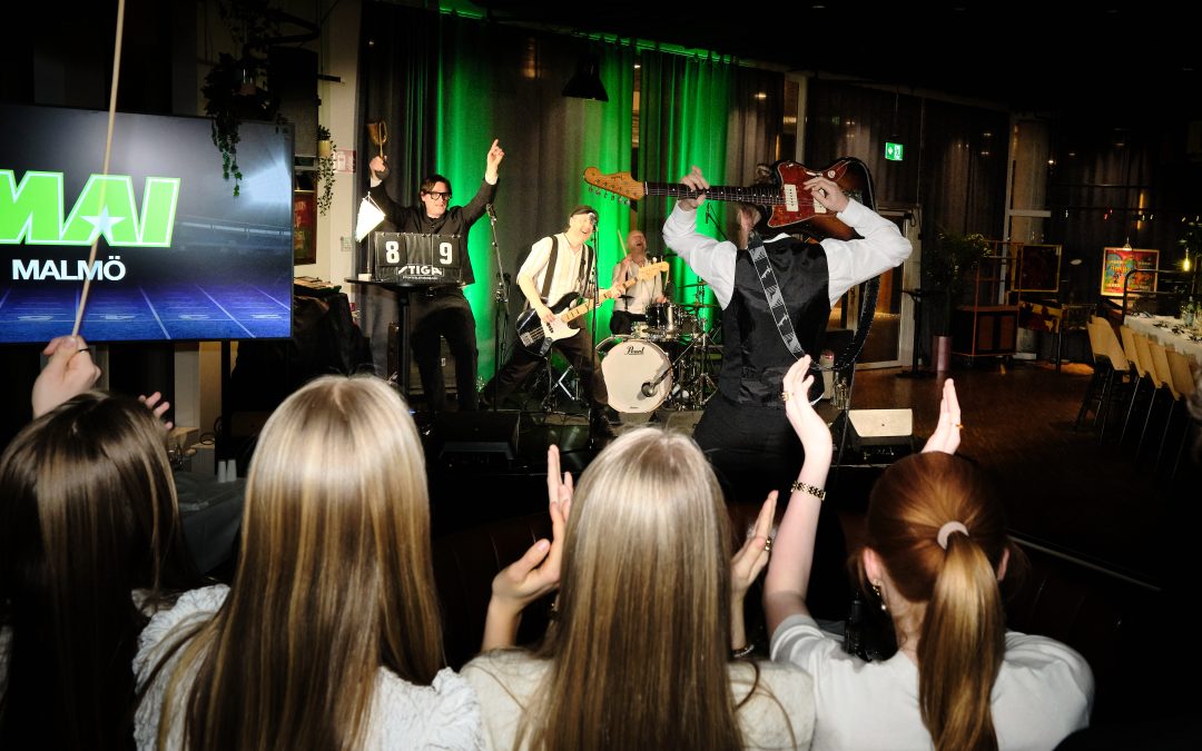 Eftertanke och galaunderhållning på uppsluppet årsmöte