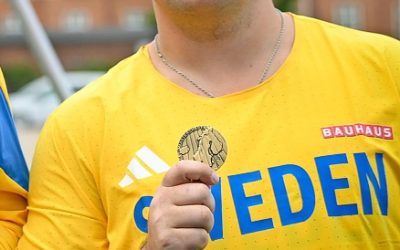 NM-brons och för första gången över 18 meter – ”Kan kalla mig en ordentlig kulstötare nu”